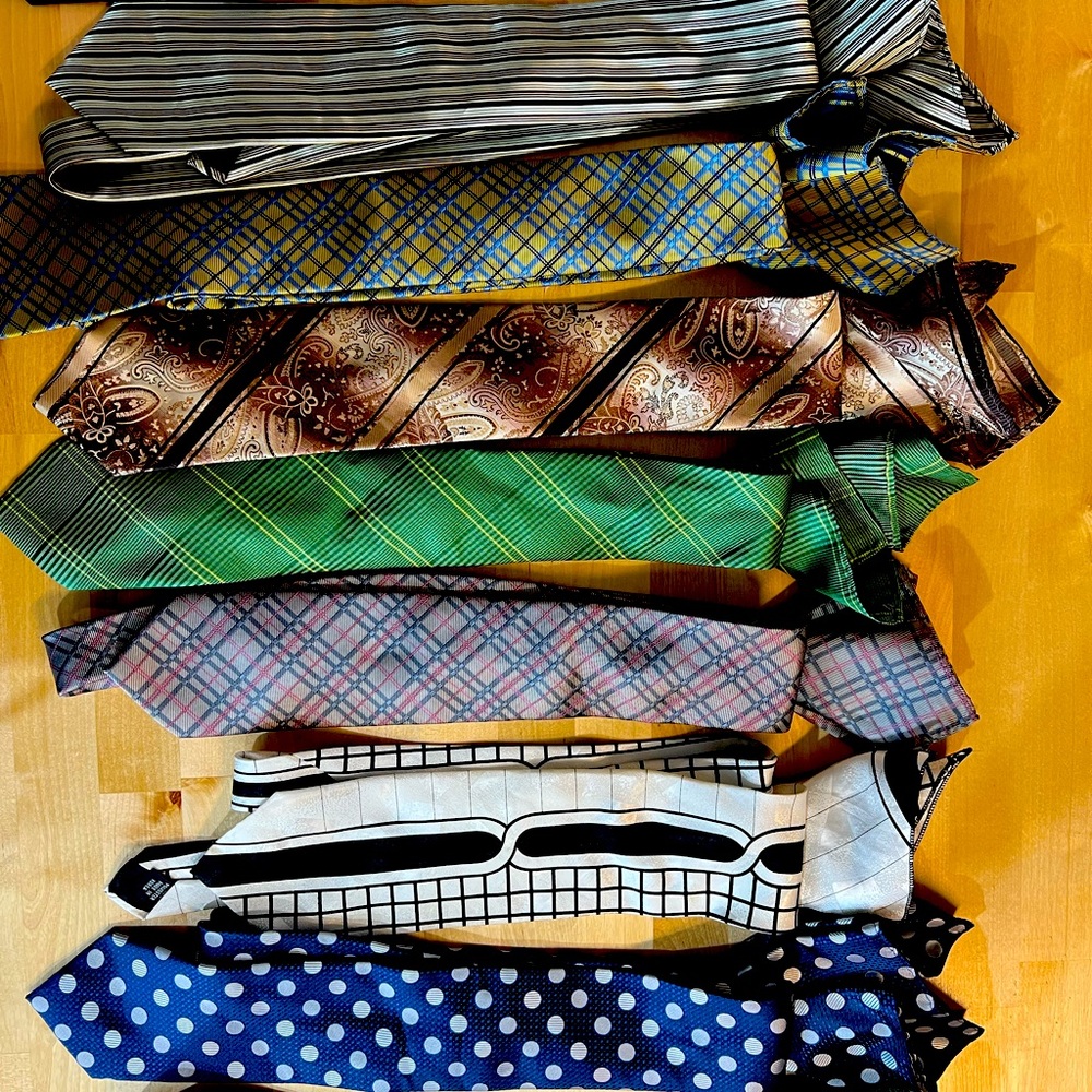 A LOT of 9 necktie/matching pocket square sets. All in excellent condition!!!